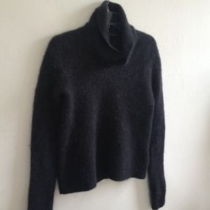 Cowl neck cashmere sweater. Grey. Size small.