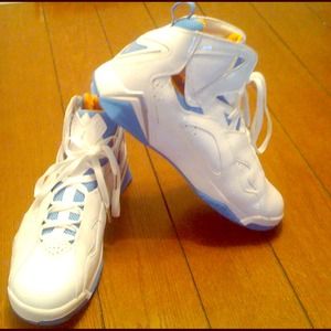 Bday present but I do NOT have feet for Jordan's!