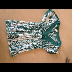 Green/white button top