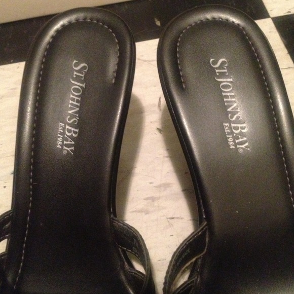 Sandals - Picture 4 of 4