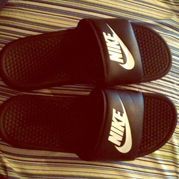 NIKE sandals