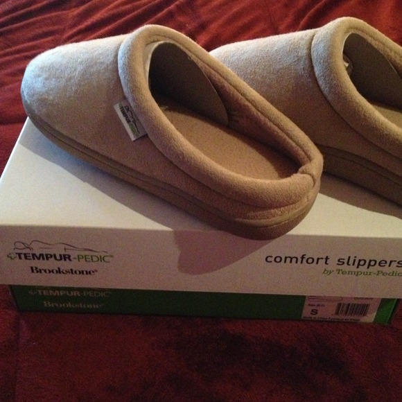 Tempur-pedic slippers from brookstone new