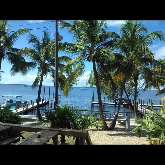 Happy Poshing! 💞👙📱🏝⛵️🌞⭐️🍻🍹🌮🛍🎀📿💎⚓️ - Picture 4 of 8