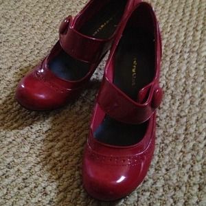 Reserved for khatie Red patten Mary Janes size 7