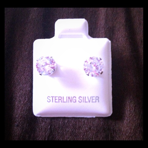 Brand new, 2 carat CZ earrings!