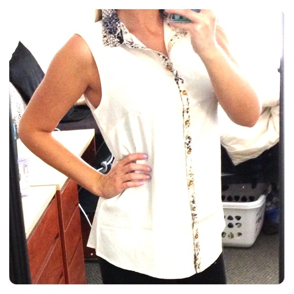 BUNDLED up collar tank top, so cute! Never worn