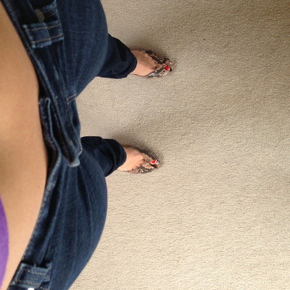 >>>>SOLD<<<< Paige Denim- skyline jeans