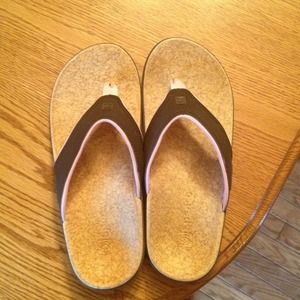 Spenco brown and pink sandals