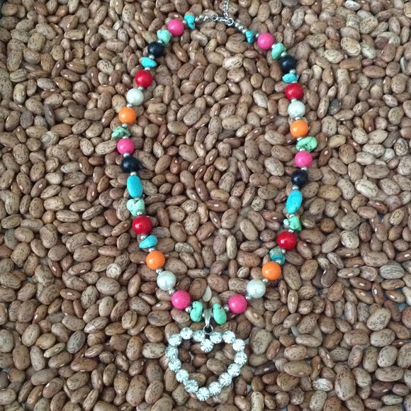🌺SOLD in bundle🌺Rhinestone heart necklace