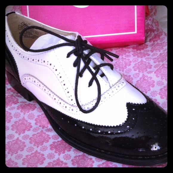 Black & White Oxfords, Sz 7 1/2, by Wanted.