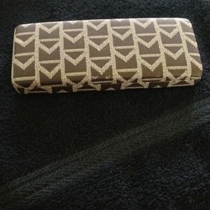 Michael kors glass case