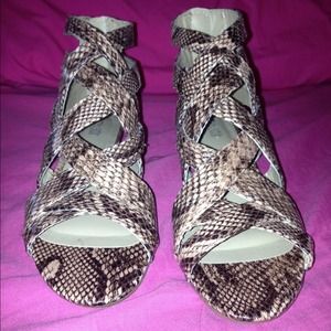 New Python Embossed SOPHIA Wedge Sandals Size 7 8