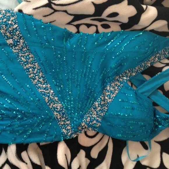 Blue\turquoise David's Bridal Prom Dress - Picture 4 of 4