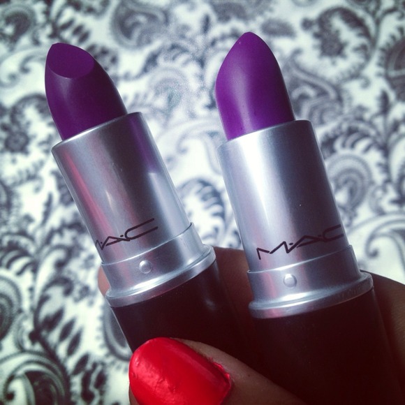 100% Authentic Mac heroine lipstick!!