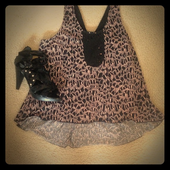Slight high-low top