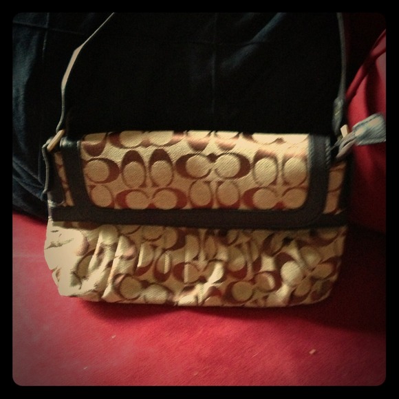 Brown purse NWOT, never used