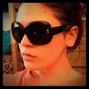 black shades😎😎😎 and juicy necklace bundle!