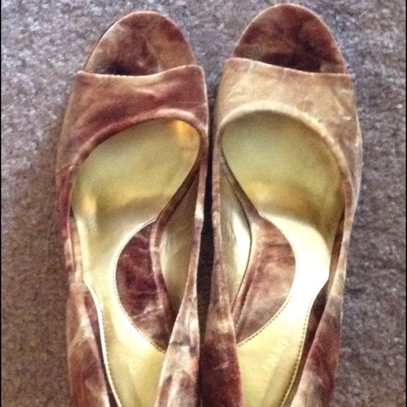 -SOLD-   Gianni Bini velvet opened toe pumps