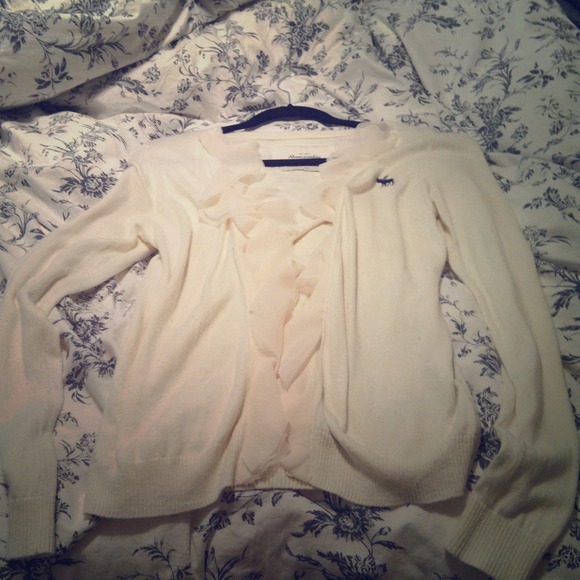 Abercrombie & Fitch cardigan with ruffles