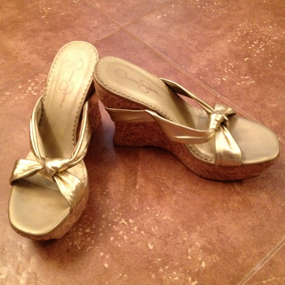 Jessica Simpson pumps!