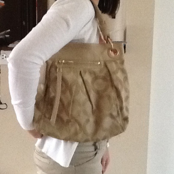 SOLD: Coach handbag.