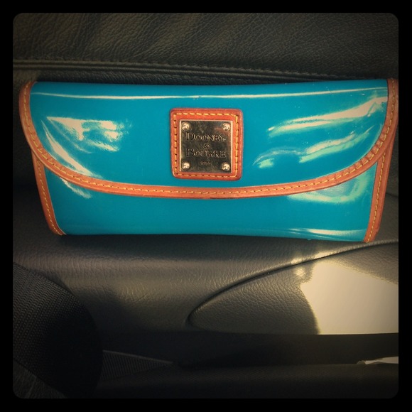 Wallet--Dooney and Burke
