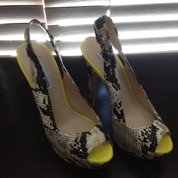 Steve Madden Shoes - BRAND NEW NEVER USED Steve Madden heels