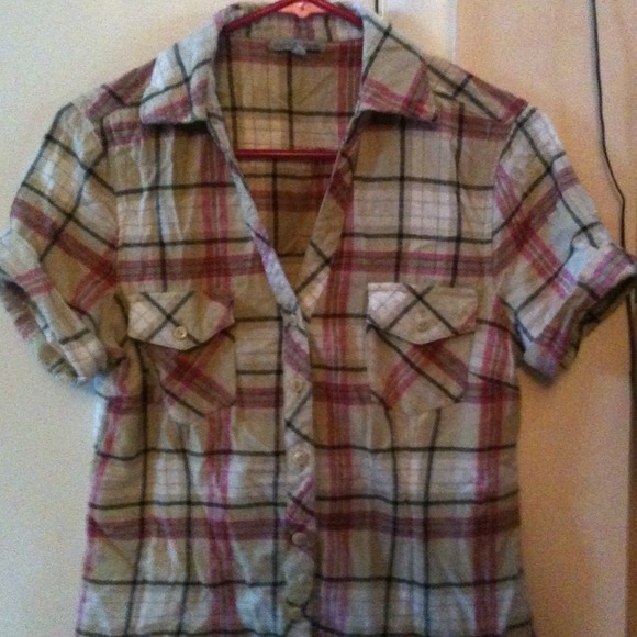 ✨REDUCED✨Short Sleeve Button Up Flannel.