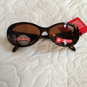 Foster grant glasses.