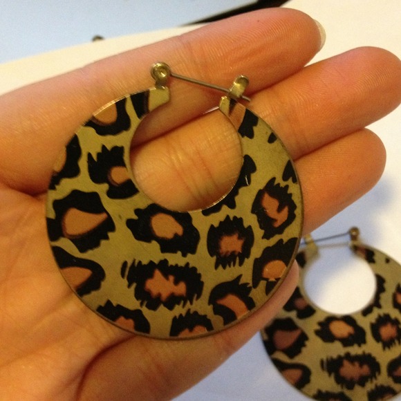 SOLD OUT Leopard earring - Picture 3 of 3