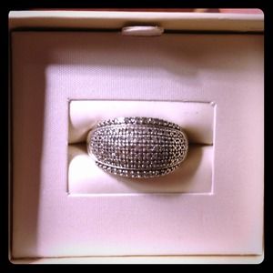 Beautiful ring with the matching earrings