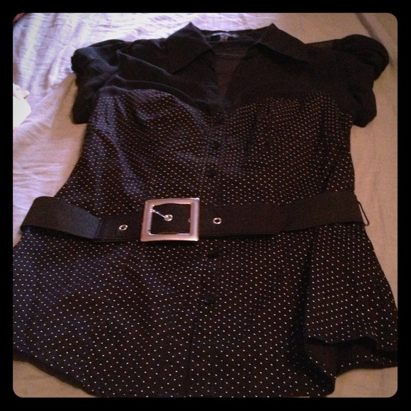 Small black n white Polk a dot dressy shirt!
