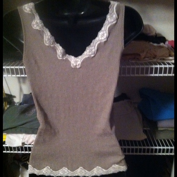 Tank top🍥🍥 - Picture 2 of 3