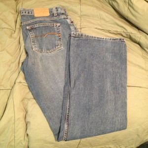 American Eagle medium wash jeans!!