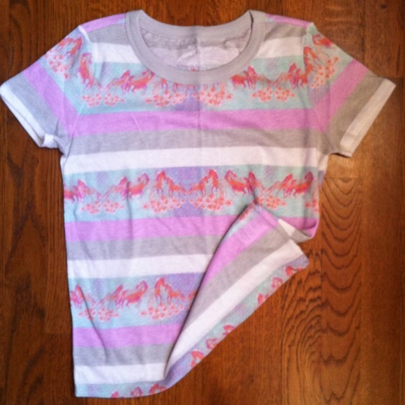 💝Sold💝NWOT Horse Tee- - Picture 2 of 3