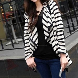 ❌Sold❌Black & white striped cardigan