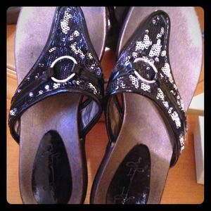 Sparkle sandals! ✨🌟✨🌟