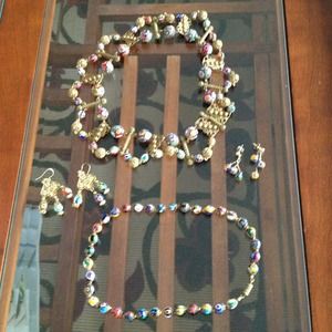 2 beautiful necklaces and 2 pairs of earrings