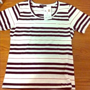 Burberry tshirt! Plz make an offer if interested:)