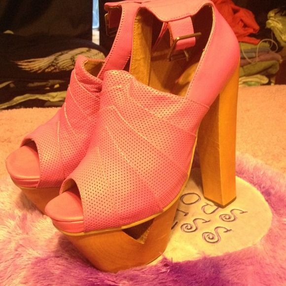 Sold - Picture 2 of 4