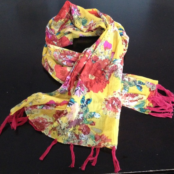 Never worn scarf