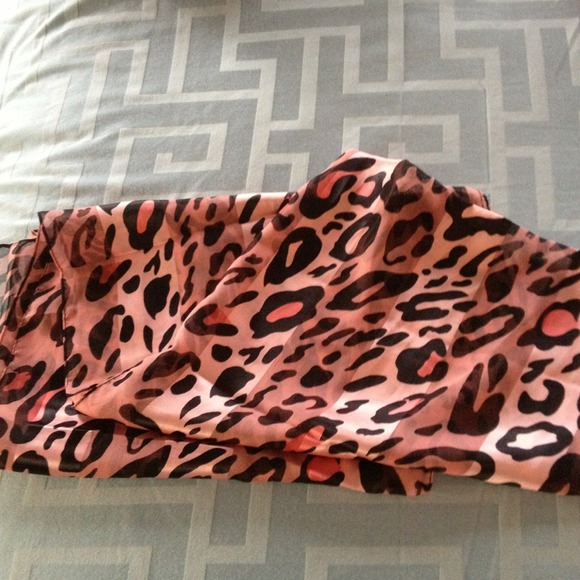 Silk pink & leopard scarf - Picture 1 of 2