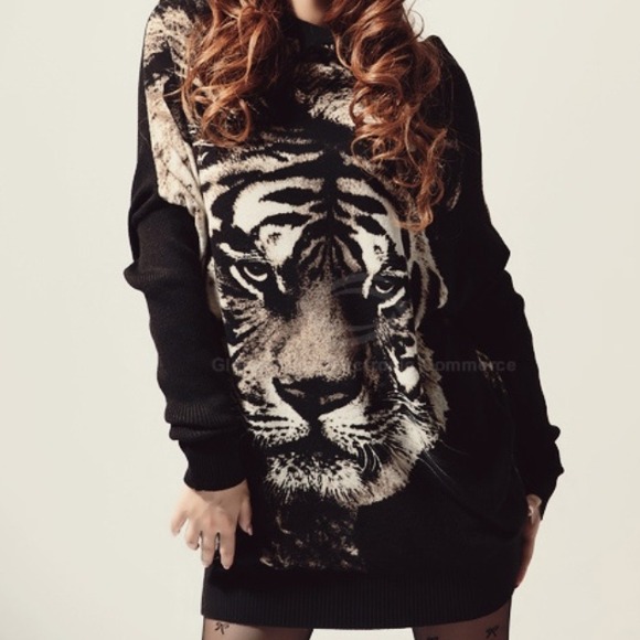 ❌Sold❌Oversized Tiger sweater