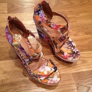 ❗BUNDLED❗Hibiscus flower print sandals from Anthro