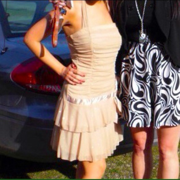 🚫SOLD🚫⭐Sparkly Tan Halter Dress⭐ - Picture 3 of 4