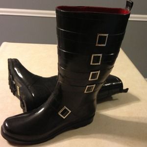 Black Rainboots
