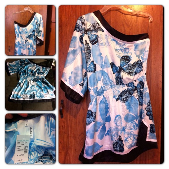 ⚠Reserved⚠Gorgeous butterfly top. NWT. Size XL