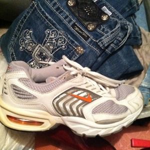 Nike max air tennis shoes