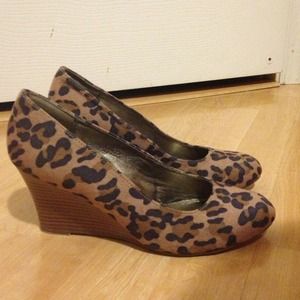 Cheetah print wedges! 💛