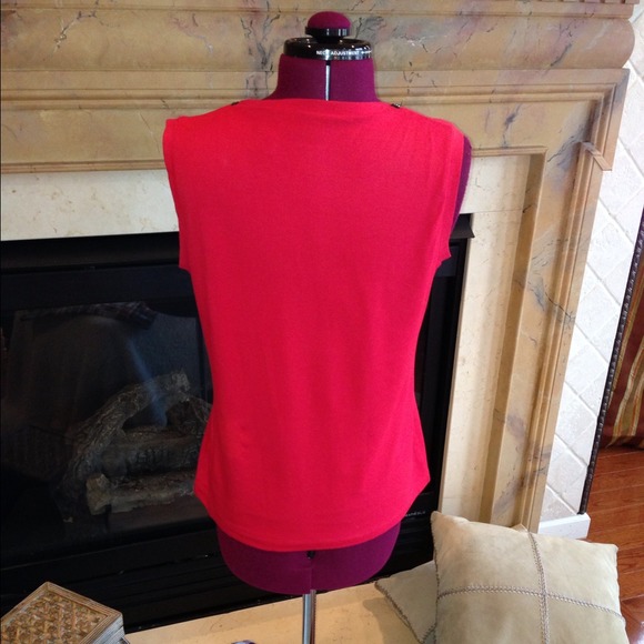 SOld in bundle Red Sleeveless V Neck Top with - Picture 3 of 3